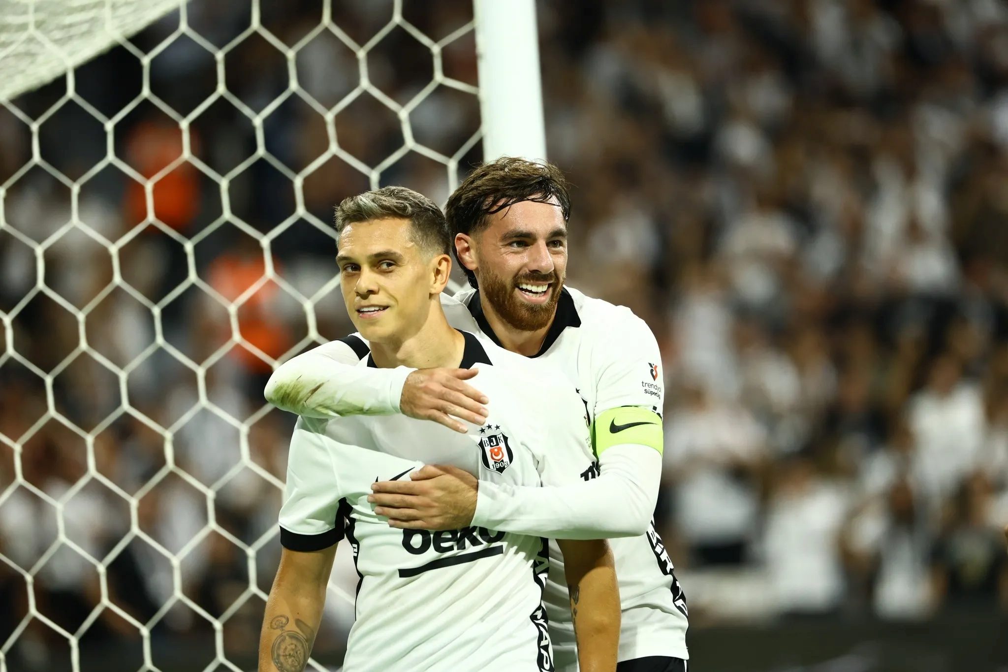 usta yazarlar super ligde geride kalan 5 haftayi yorumladi besiktas galatasaray yarisina donebilir 2 rOkiYsWV