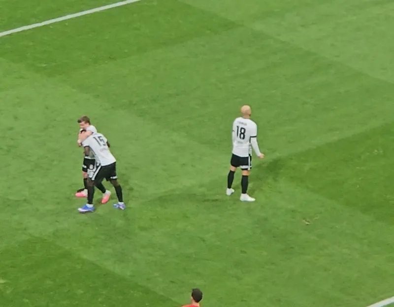 Vaclav Cerny'den tribünlere tekrar tepki! 6 vaclav cernyden tribunlere tekrar tepki 4 pg83JcG9