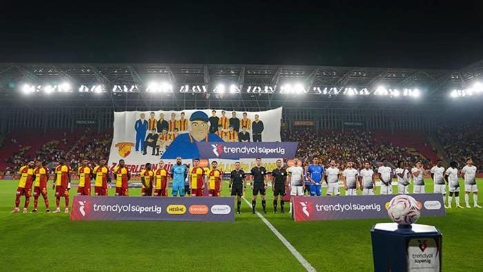 'Vasat bir hakem performansı' Süper Lig'de 2.haftanın hakem raporu! 'Maçın gidişatını direkt etkiledi' 23 vasat bir hakem performansi super ligde 2haftanin hakem raporu macin gidisatini direkt etkiledi 21 bTGd6t8K
