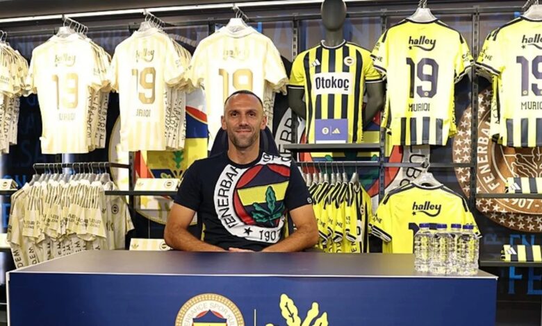 vedat muriqi imza gununde fenerbahceli taraftarlarla bulustu bOKDBcfO