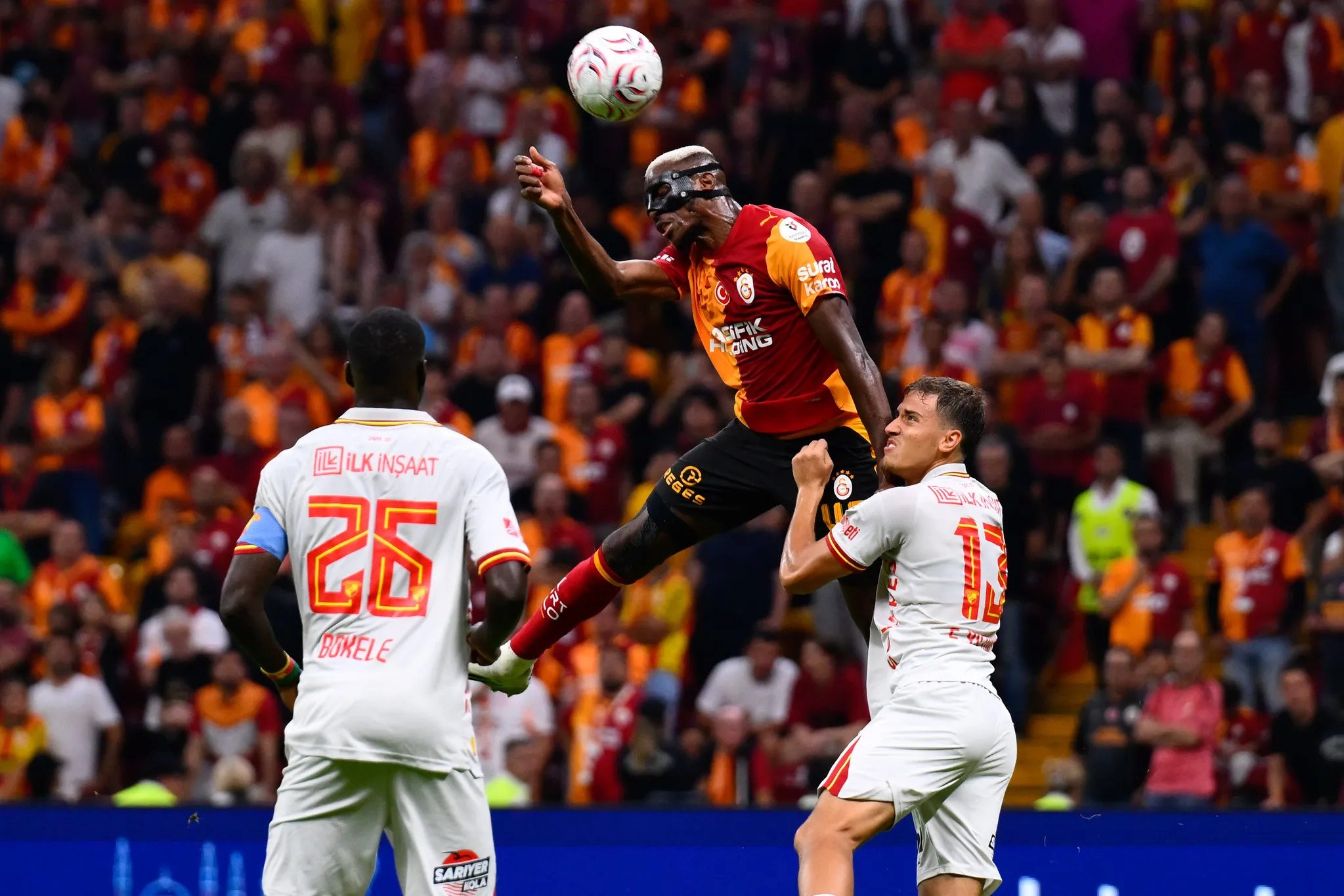 victor osimhen icin psg sesleri fransiz gazeteci transferin perde arkasini acikladi 6 CSHAIhVm