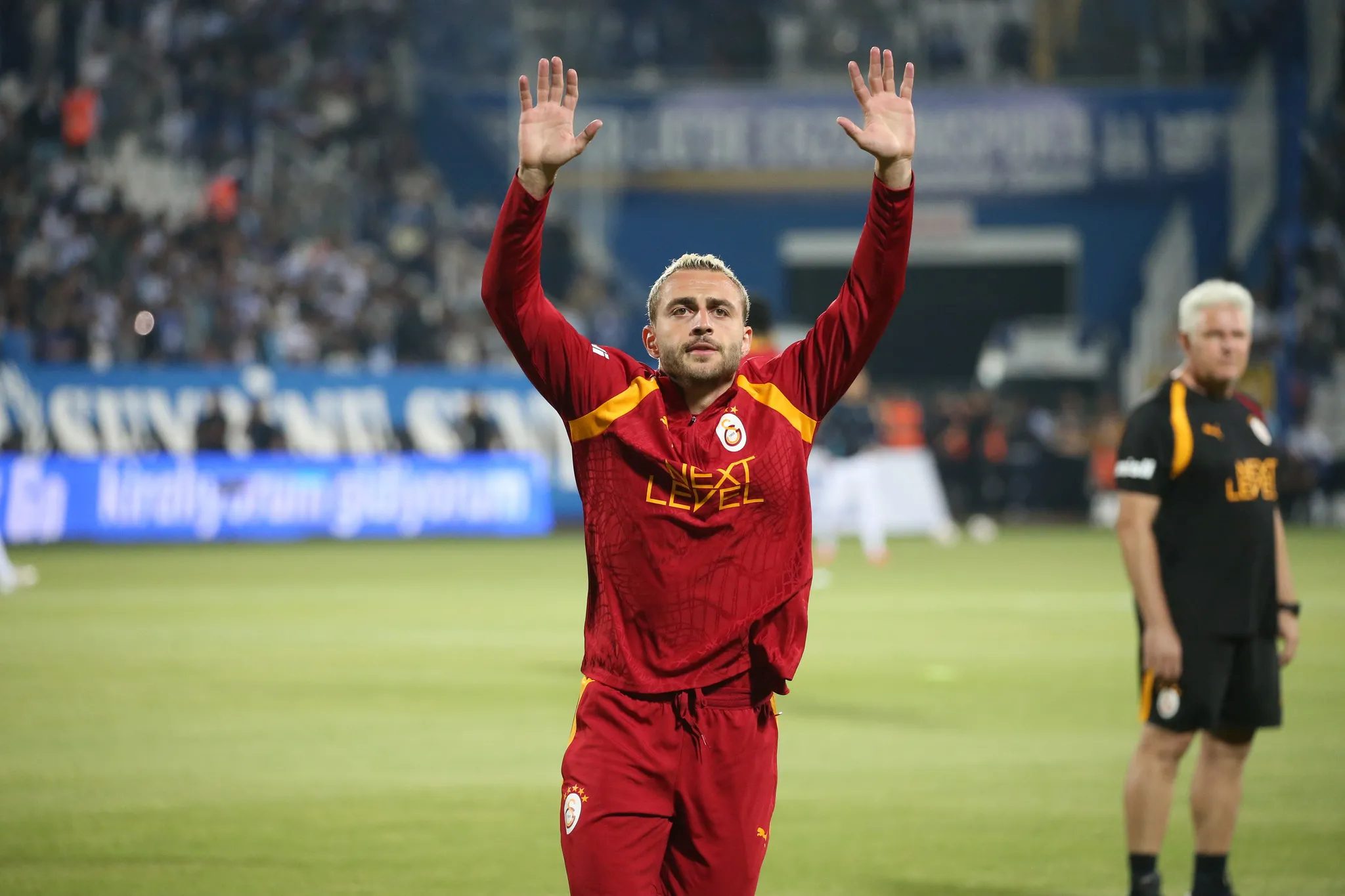 Victor Osimhen'den Sporting maçı öncesi flaş hamle! O isimle şahsen görüştü ve... 8 victor osimhenden sporting maci oncesi flas hamle o isimle sahsen gorustu ve 6 MALS5ESf