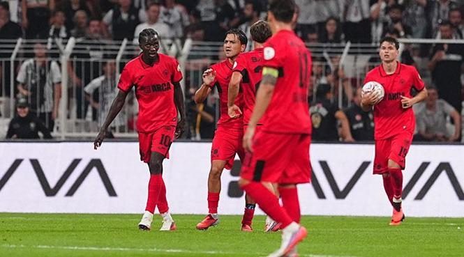 Vlahovic hat-trick yaptı, Kartal Çorum'a patladı... (ÖZET-GOLLER) Beşiktaş - Çorum FK maç sonucu 6-2 6 vlahovic hat trick yapti kartal coruma patladi ozet goller besiktas corum fk mac sonucu 6 2 EcAtjZev