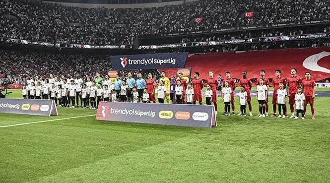 Vlahovic hat-trick yaptı, Kartal Çorum'a patladı... (ÖZET-GOLLER) Beşiktaş - Çorum FK maç sonucu 6-2 13 vlahovic hat trick yapti kartal coruma patladi ozet goller besiktas corum fk mac sonucu 6 2 sQ3KmCXU