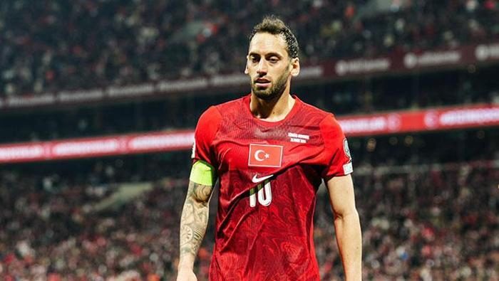 Yeşil ışık yaktı! Fenerbahçe Hakan Çalhanoğlu bombasını patlatıyor 6 yesil isik yakti fenerbahce hakan calhanoglu bombasini patlatiyor 4 5CLgXJsW