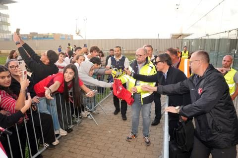 A Ulusal Grubumuz, Liège'de 51 a ulusal grubumuz li gede 49 a1j28ZHK