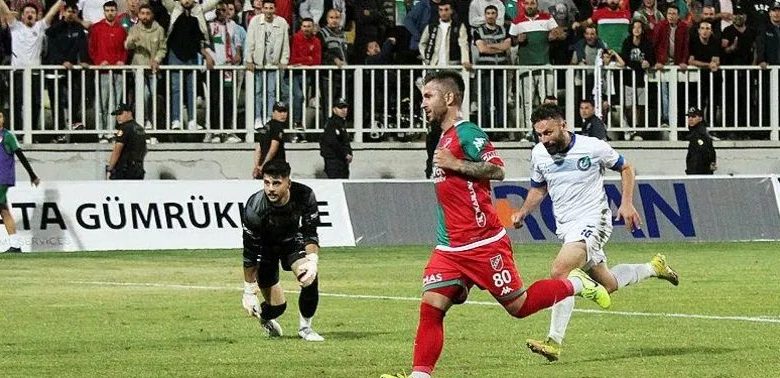 adem buyuk karsiyakada siftah yapti E9JzDw5q