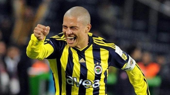 Alex de Souza'dan Fenerbahçe sözleri! 'Keşke alanda olsam! Derbiyi izledim ve...' 2 alex de souzadan fenerbahce sozleri keske alanda olsam derbiyi izledim ve 0 MRBEK5AM