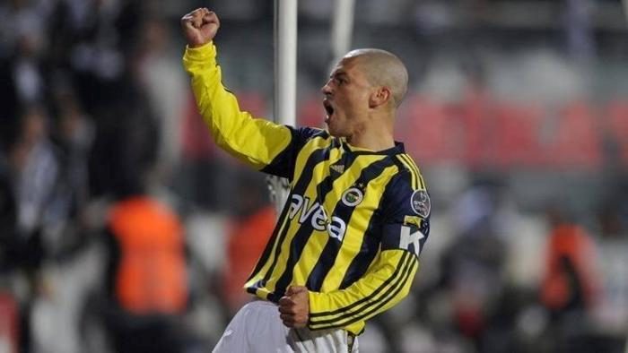 Alex de Souza'dan Fenerbahçe sözleri! 'Keşke alanda olsam! Derbiyi izledim ve...' 4 alex de souzadan fenerbahce sozleri keske alanda olsam derbiyi izledim ve 2 FUuAlsFS
