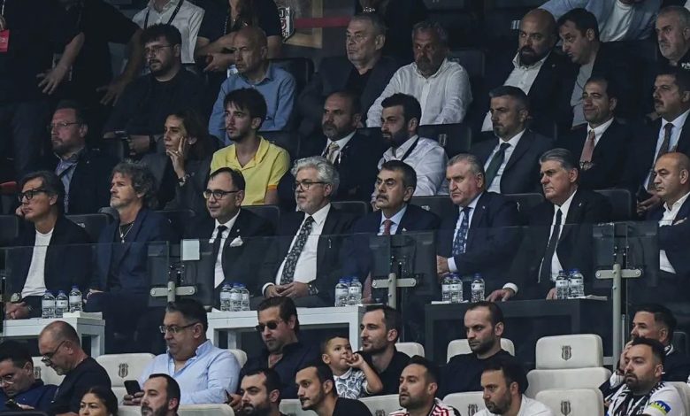 Bakan Bak, başkanlığa yeniden seçilen Serdal Adalı’yı tebrik etti 1 bakan bak baskanliga yeniden secilen serdal adaliyi tebrik etti YA4C1GRH