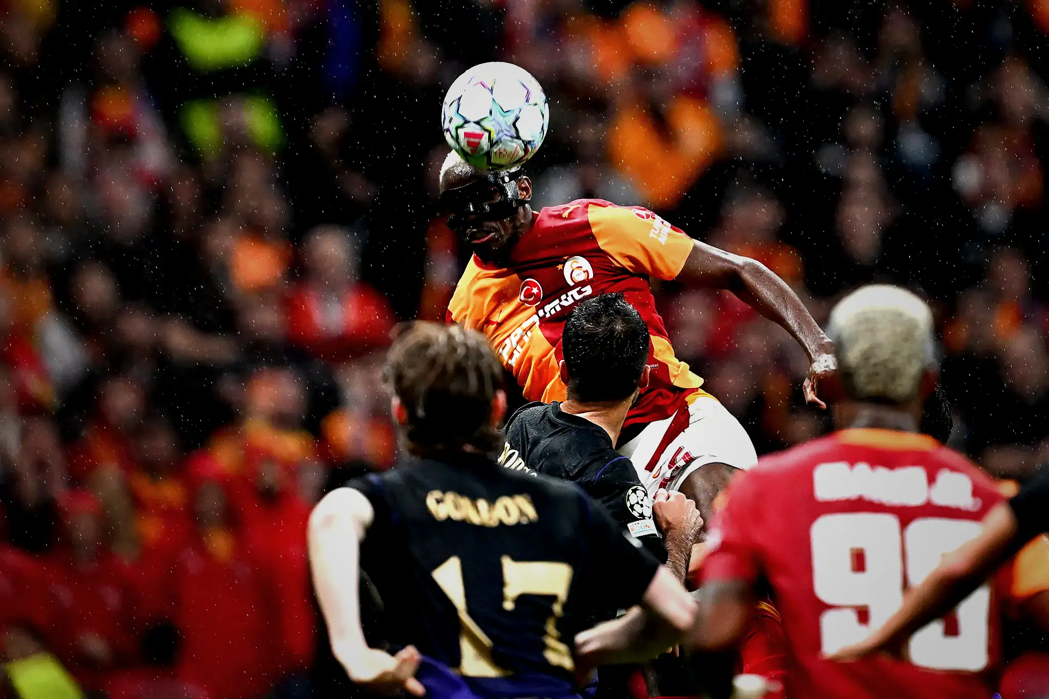 Barcelona maçı sonrası Galatasaray'da şok Osimhen gelişmesi: Listeden çıkarıldı! 3 barcelona maci sonrasi galatasarayda sok osimhen gelismesi listeden cikarildi 1 kXysEeC4