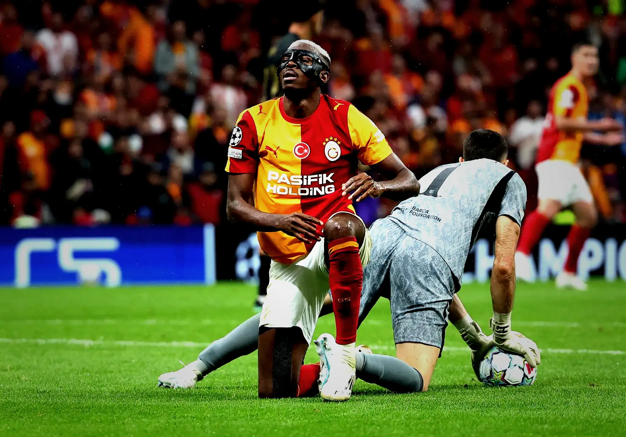 Barcelona maçı sonrası Galatasaray'da şok Osimhen gelişmesi: Listeden çıkarıldı! 11 barcelona maci sonrasi galatasarayda sok osimhen gelismesi listeden cikarildi 9 aQPeVEms