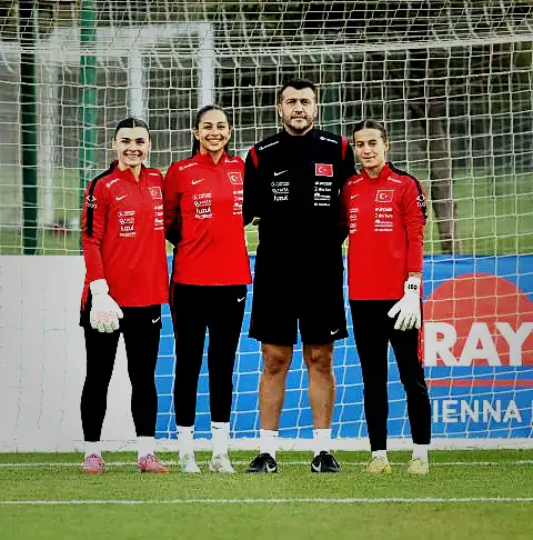 Bayan A Ulusal Grubumuzda Slovenya Maçı Hazırlıkları Sürüyor 16 bayan a ulusal grubumuzda slovenya maci hazirliklari suruyor 14 r7Srir7l