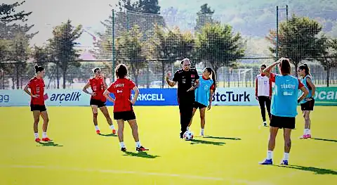 Bayan A Ulusal Kadromuz, Slovenya'da 13 bayan a ulusal kadromuz slovenyada 11 VHVeywJq