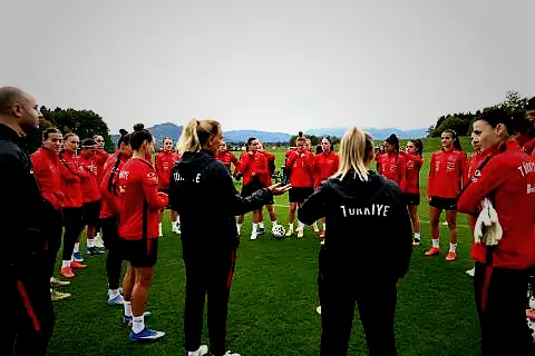 Bayan A Ulusal Kadromuz, Slovenya'da Çift İdman Yaptı 3 bayan a ulusal kadromuz slovenyada cift idman yapti 1 jppjJ1Fe