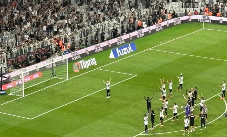 besiktas taraftarindan vaclav cernyye destek fExkwN84
