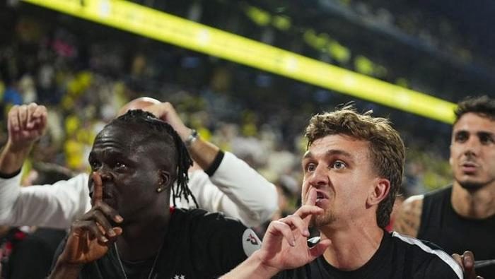 Beşiktaş'ın Fenerbahçe galibiyetinde üstün oyuna vurgu yaptı: 'Fenerbahçe'yi çaresiz gösterdi' | 'Italiano'nun zaferi' 6 besiktasin fenerbahce galibiyetinde ustun oyuna vurgu yapti fenerbahceyi caresiz gosterdi italianonun zaferi 4 KPiz2ysj