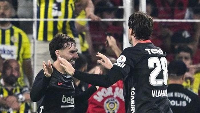 Beşiktaş'ın Fenerbahçe galibiyetinde üstün oyuna vurgu yaptı: 'Fenerbahçe'yi çaresiz gösterdi' | 'Italiano'nun zaferi' 7 besiktasin fenerbahce galibiyetinde ustun oyuna vurgu yapti fenerbahceyi caresiz gosterdi italianonun zaferi 5 7BNirU6B