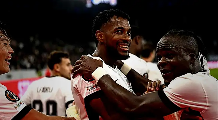 Beşiktaş'ta iki isim Trabzon'da forma giyemedi 1 besiktasta iki isim trabzonda forma giyemedi KtzwCPul