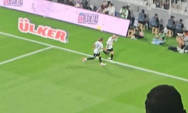Beşiktaş'ta Vaclav Cerny'den tribünlere yeniden tepki! 1 besiktasta vaclav cernyden tribunlere yeniden tepki lrmyVttt