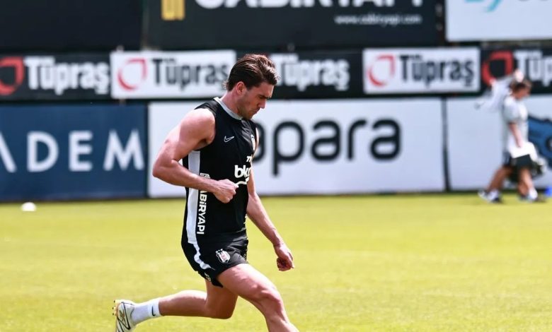 Beşiktaş'ta Vlahovic birinci idmanına çıktı! 1 besiktasta vlahovic birinci idmanina cikti xnwWOeFt