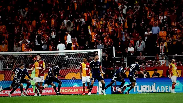 'Bu kadar vurdumduymaz bir oyuncuya sabır etmek anlaşılır üzere değil' Spor müellifleri Galatasaray-Kasımpaşa maçını yorumladı 6 bu kadar vurdumduymaz bir oyuncuya sabir etmek anlasilir uzere degil spor muellifleri galatasaray kasimpasa macini vCwiWOjv