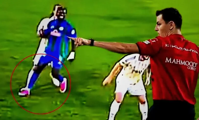Çaykur Rizespor - Fenerbahçe maçındaki penaltı konumuna Trio'dan son nokta! 'Basma var ancak...' 1 caykur rizespor fenerbahce macindaki penalti konumuna triodan son nokta basma var ancak lLHzfggY