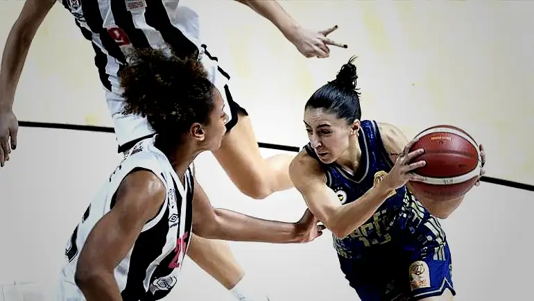 Derbide kazanan Beşiktaş | Fenerbahçe'nin 40 maçlık serisi sonra erdi | Beşiktaş BOA: 81 - Fenerbahçe Tarfin: 69 2 derbide kazanan besiktas fenerbahcenin 40 maclik serisi sonra erdi besiktas boa 81 5lJXeera