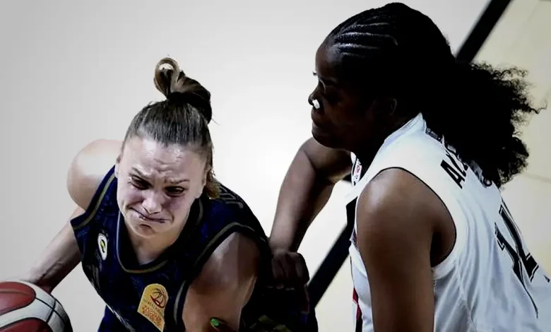 Derbide kazanan Beşiktaş | Fenerbahçe'nin 40 maçlık serisi sonra erdi | Beşiktaş BOA: 81 - Fenerbahçe Tarfin: 69 1 derbide kazanan besiktas fenerbahcenin 40 maclik serisi sonra erdi besiktas boa 81 WMCNqwjk