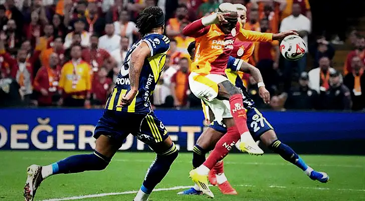 Dev derbide 'ilk gol' detayı 1 dev derbide ilk gol detayi s11pYlMG