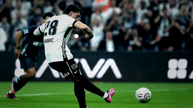 Dusan Vlahovic'ten Mario Gomez tesiri... Beşiktaş'ın golcüsü Kocaelispor'u da boş geçmedi... 'Rekoru Orkun'a yazın' 2 dusan vlahovicten mario gomez tesiri besiktasin golcusu kocaelisporu da bos gecmedi rekoru orkuna yazin aPdsj8sJ