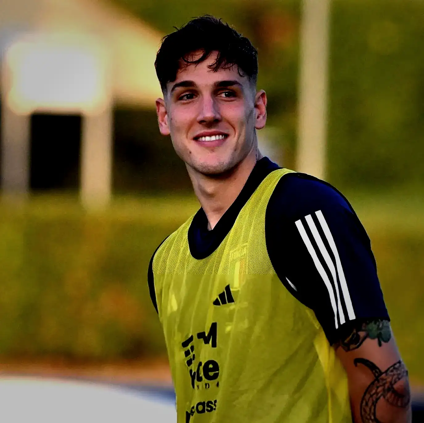 Eski Galatasaraylı Nicolo Zaniolo'dan Rafael Leao övgüsü: Oraya gitmesi hakikat karardı! 4 eski galatasarayli nicolo zaniolodan rafael leao ovgusu oraya gitmesi hakikat karardi 2 YhhgKGQ4