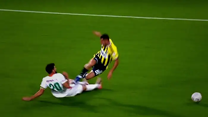 fenerbahce alanyaspor macinin cok konusulan durumuna trio noktayi koydu cok kotu bir hata 5 pHwhP83f