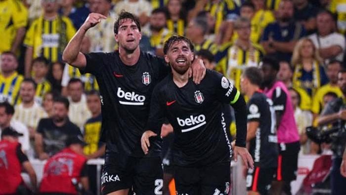 fenerbahce besiktas derbisi avrupa basininda mansetleri susledi vlahovici gordun mu juventus 7 5BE8XMVW