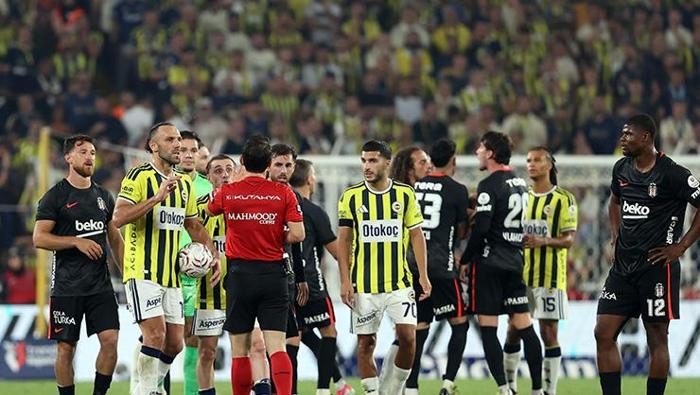 fenerbahce besiktas derbisinde gergin anlar vlahovic ve skriniar arasinda tansiyon yukseldi 0