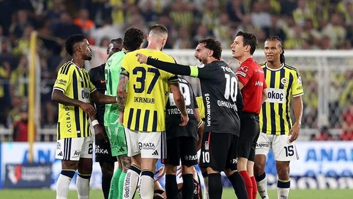 fenerbahce besiktas derbisinde gergin anlar vlahovic ve skriniar arasinda tansiyon yukseldi 1 aDGe9l6Q