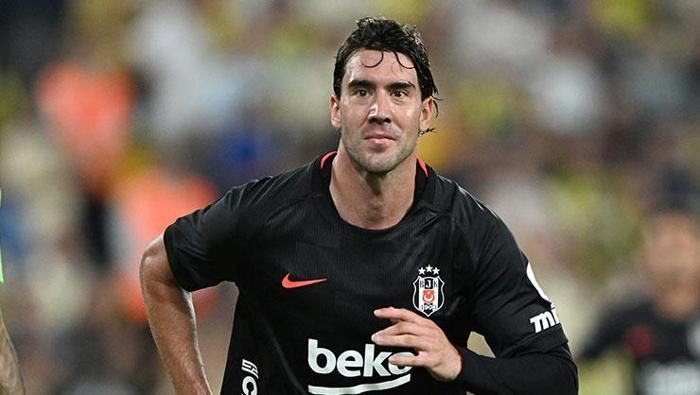 Fenerbahçe - Beşiktaş maçının hakem kararlarını Trio yorumladı: 'Tak tak kırmızı gösterecek!' | 'Bu konum penaltı' 4 fenerbahce besiktas macinin hakem kararlarini trio yorumladi tak tak kirmizi gosterecek bu junwtCNh