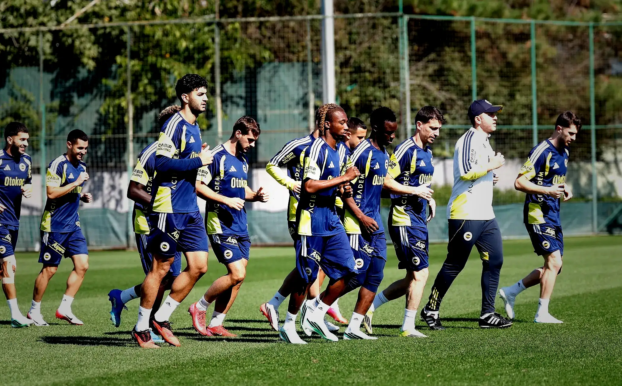 Fenerbahçe'de gruptan birinci o gidecek! Slavia Prag beraberliği sonrası... 17 fenerbahcede gruptan birinci o gidecek slavia prag beraberligi sonrasi 15