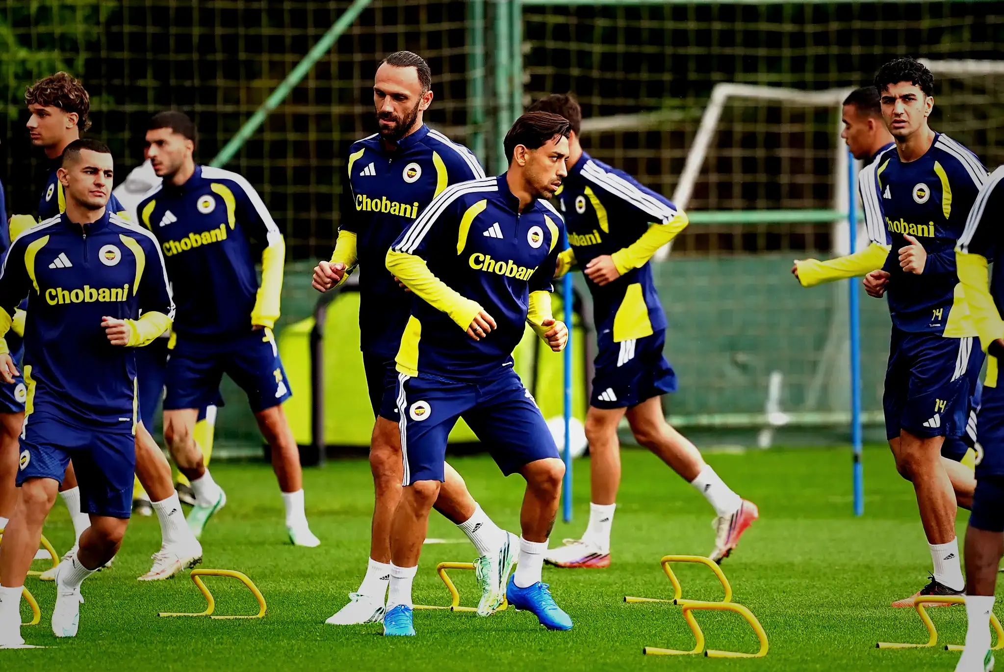 Fenerbahçe'de gruptan birinci o gidecek! Slavia Prag beraberliği sonrası... 18 fenerbahcede gruptan birinci o gidecek slavia prag beraberligi sonrasi 16 CKrvzPiM