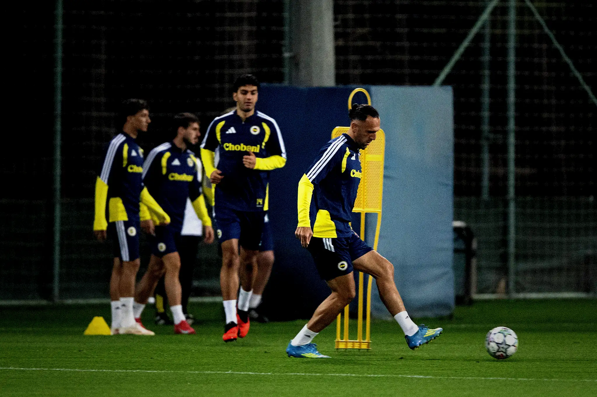 Fenerbahçe'de gruptan birinci o gidecek! Slavia Prag beraberliği sonrası... 23 fenerbahcede gruptan birinci o gidecek slavia prag beraberligi sonrasi 21 MNEOyvQ5