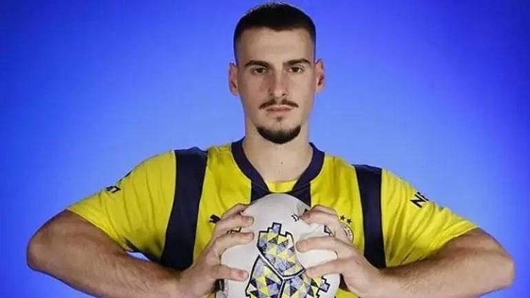 fenerbahcede herkesin gozden cikarttigi isim takimda kaliyor surpriz karar 0 tLDzsSuf