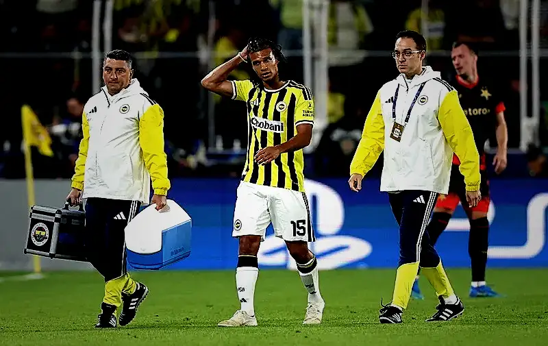 Fenerbahçe'de Nathan Ake şoku! Slavia Prag maçına devam edemedi 2 fenerbahcede nathan ake soku slavia prag macina devam edemedi 0 leGQXFGi