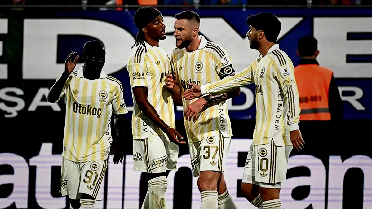 Fenerbahçe'de ocak ayında şok ayrılık! Canlı yayında duyurdu... 17 fenerbahcede ocak ayinda sok ayrilik canli yayinda duyurdu MQNLTdMg