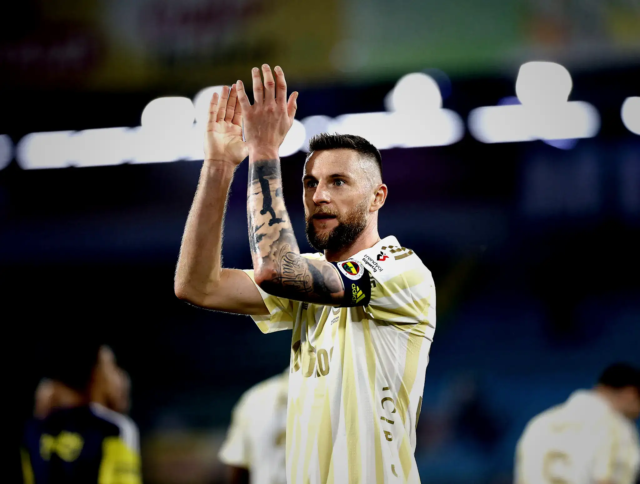 fenerbahceli yildizdan buyuk fedakarlik mac sonu gercek ortaya cikti 13 66Dqd4qA