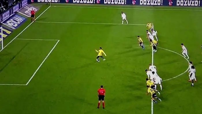 Fenerbahçe'nin iptal edilen golünü yorumladılar: 'Çok kötü bir hata' 8 fenerbahcenin iptal edilen golunu yorumladilar cok kotu bir hata 6 gYBAf7Cz