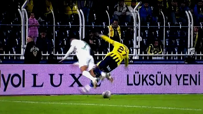 Fenerbahçe'nin iptal edilen golünü yorumladılar: 'Çok kötü bir hata' 9 fenerbahcenin iptal edilen golunu yorumladilar cok kotu bir hata 7 ZTpS5YIG