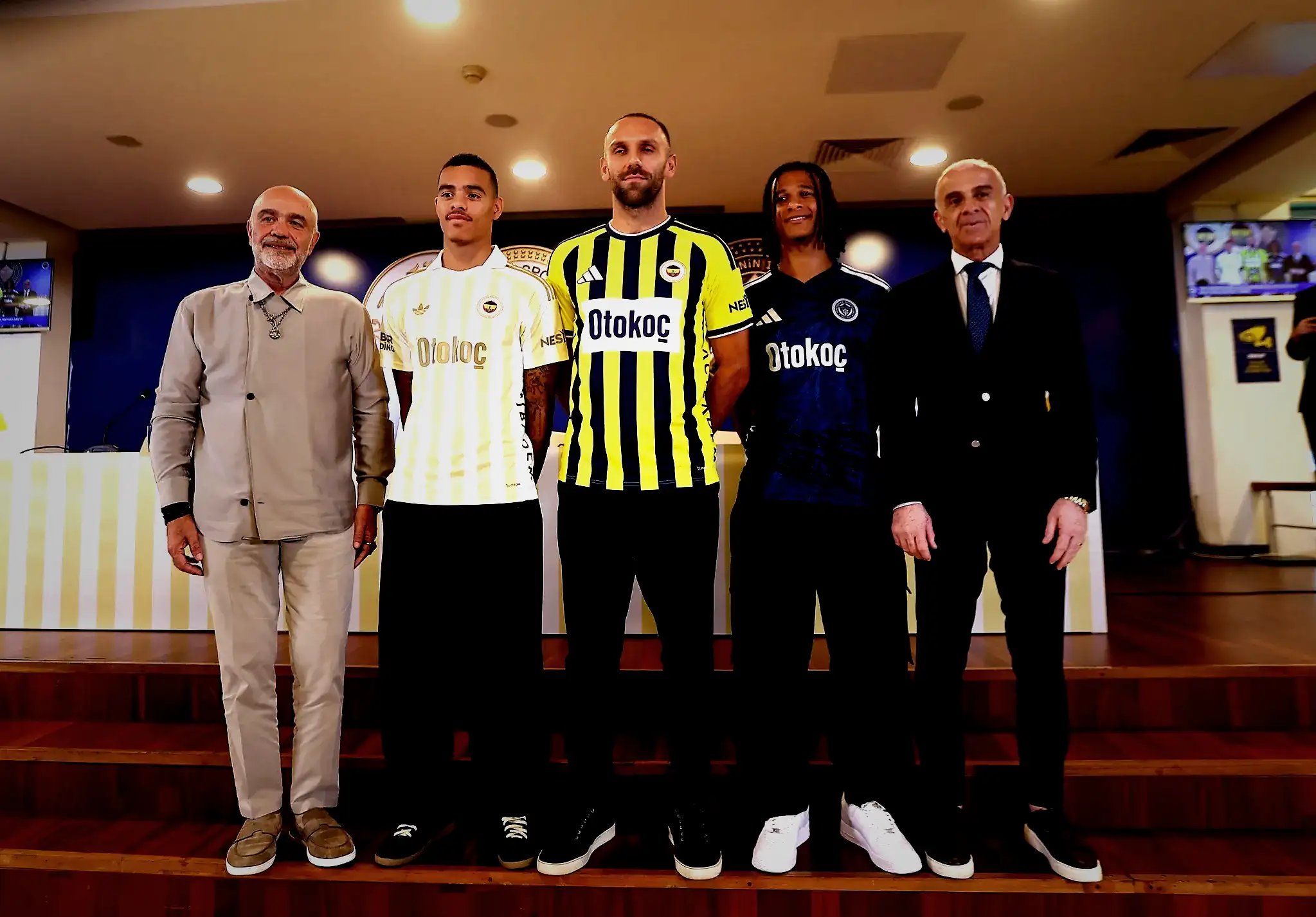 Fenerbahçe'nin orta saha listesi ortaya çıktı! İşte o 3 isim 2 fenerbahcenin orta saha listesi ortaya cikti iste o 3 isim 0 Ytn3piRy