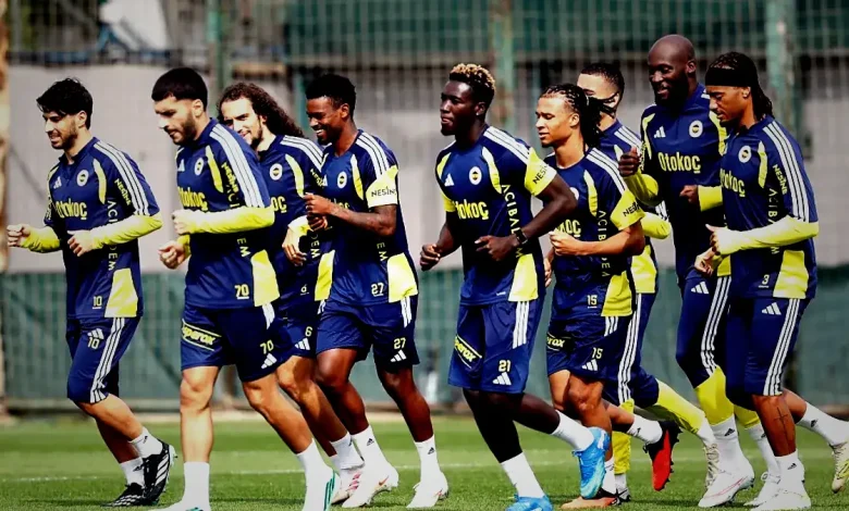 Fenerbahçe'nin Rize kafilesi açıklandı! İşte listede yer alan futbolcular 1 fenerbahcenin rize kafilesi aciklandi iste listede yer alan futbolcular LTM7WW5F