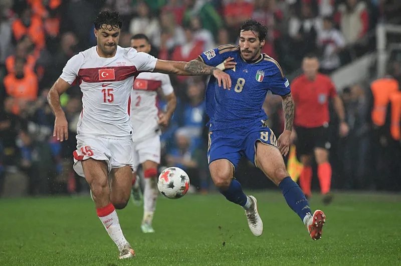 Fenerbahçe'nin yıldızına Bundesliga'dan kanca! Ulusal maçta izlediler 4 fenerbahcenin yildizina bundesligadan kanca ulusal macta izlediler 2