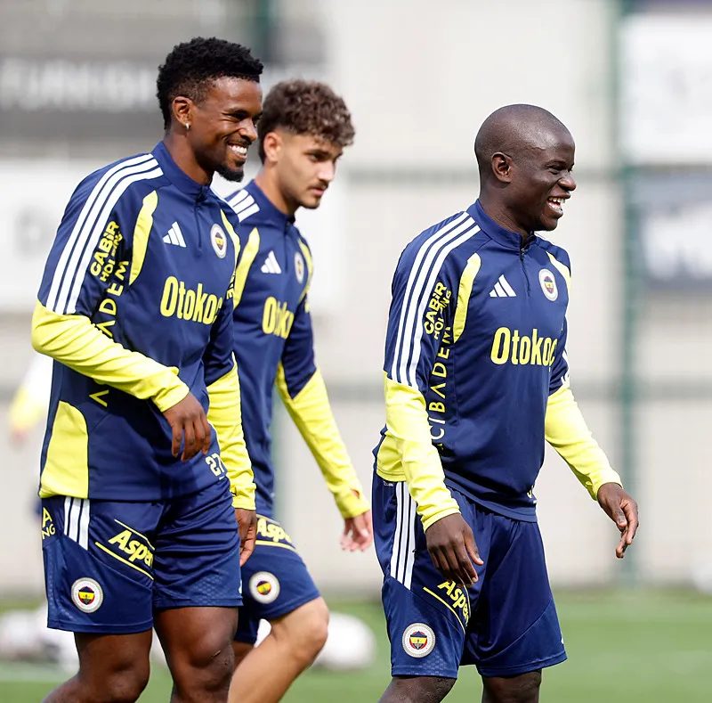 Fenerbahçe'ye gençlik aşısı! İdare o isimler için devreye girdi 3 fenerbahceye genclik asisi idare o isimler icin devreye girdi 1 fDFNR6Dn